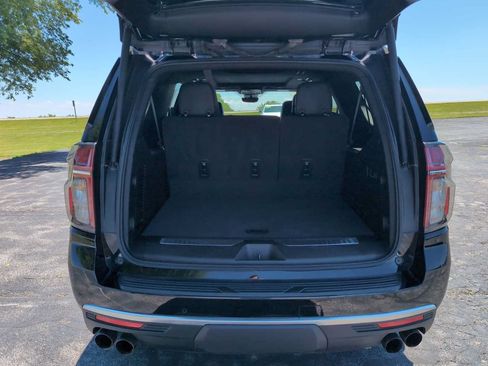 Used 2023 Chevrolet Suburban High Country AWD/4WD image 26