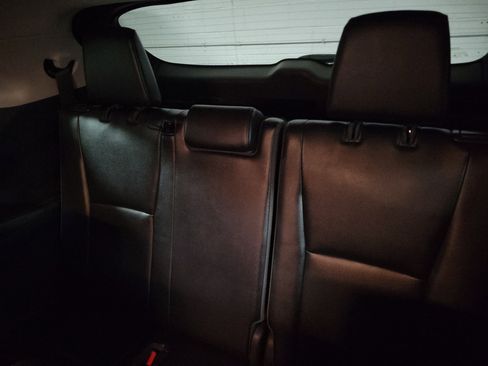 Used 2020 Toyota Highlander Limited image 12