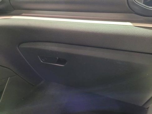 Used 2022 Ford Explorer XLT image 60