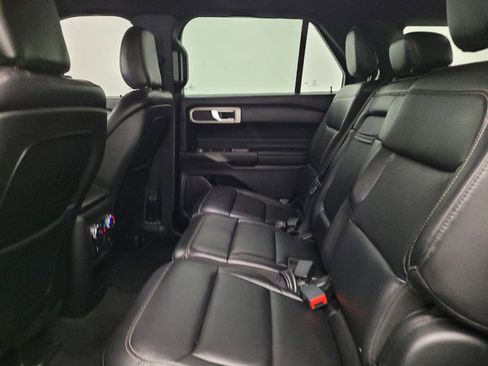 Used 2020 Ford Explorer XLT w/ Equipment Group 202A image 18