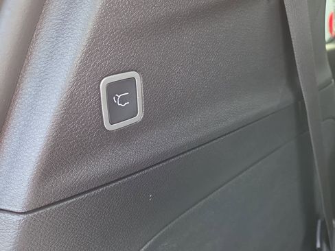 New 2026 Chrysler Pacifica Select w/ S Appearance Package image 11