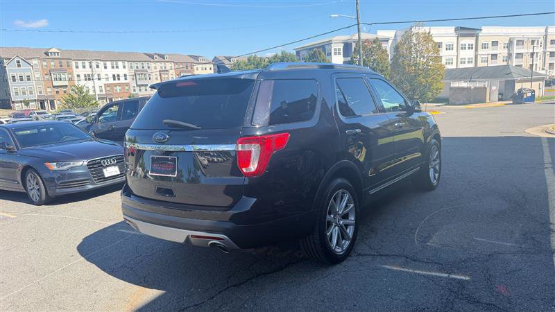 Used 2016 Ford Explorer Limited w/ Equipment Group 301A FWD image 10