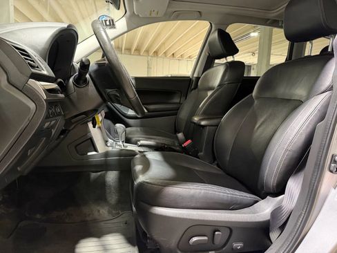 Used 2017 Subaru Forester 2.5i Limited AWD/4WD image 8