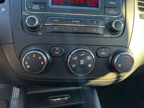 Used 2015 Kia Forte LX w/ Popular Package image 18