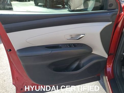 Certified 2025 Hyundai Tucson SE FWD image 9
