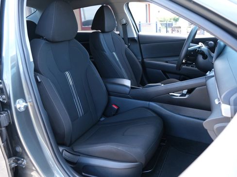Used 2024 Hyundai Elantra SEL FWD image 11