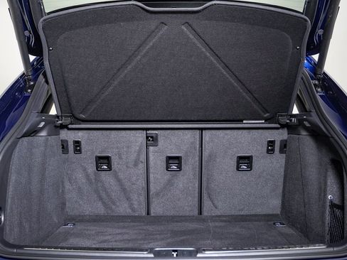 Certified 2025 Porsche Macan image 28