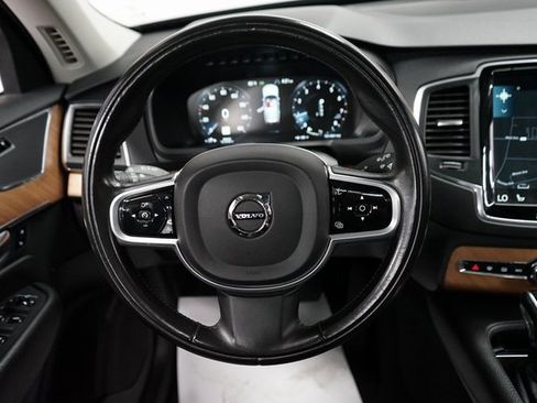 Used 2022 Volvo XC90 T6 Momentum image 28