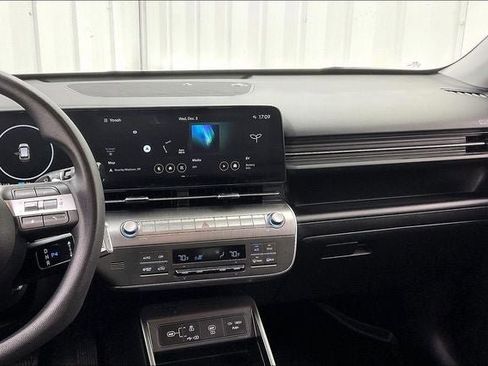 Certified 2024 Hyundai Kona SE image 6