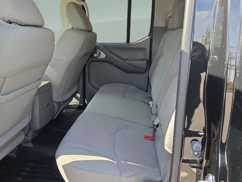 Used 2021 Nissan Frontier SV image 10