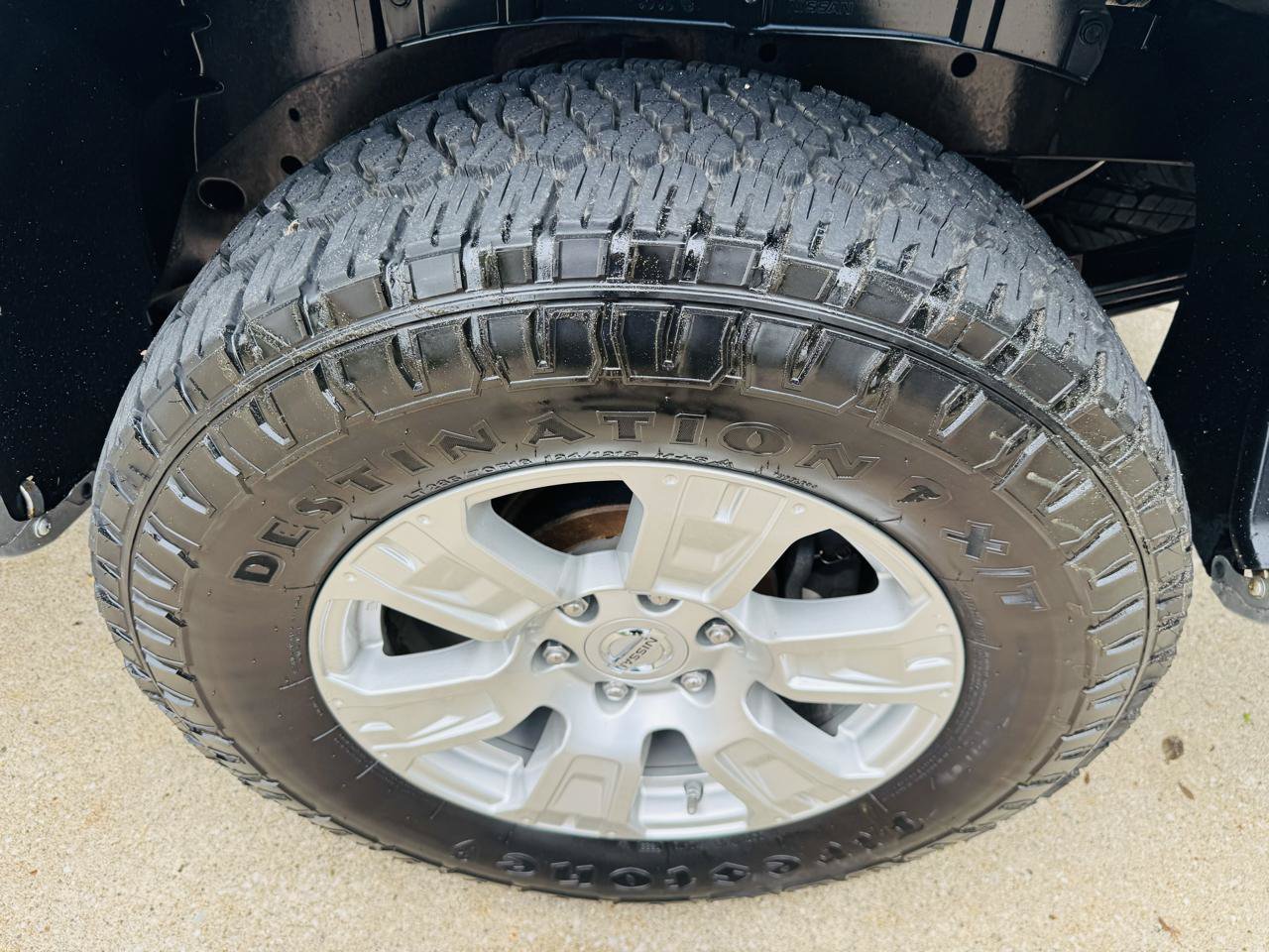 Used 2018 Nissan Titan SV AWD/4WD image 9