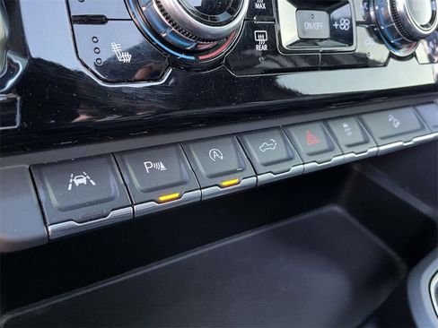 Used 2024 GMC Sierra 1500 AT4 w/ Technology Package image 27