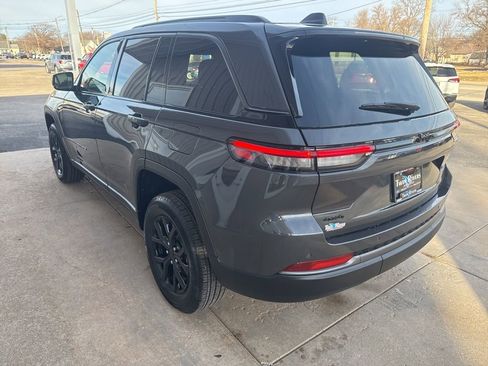 New 2026 Jeep Grand Cherokee Altitude AWD/4WD image 5