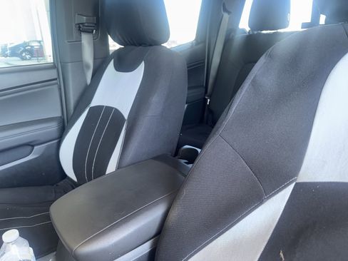 Used 2024 Chevrolet Colorado LT w/ LT Convenience Package II image 8