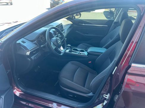 Used 2023 Nissan Altima 2.5 SV AWD/4WD image 3