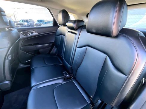 Used 2023 Kia Sportage SX image 15