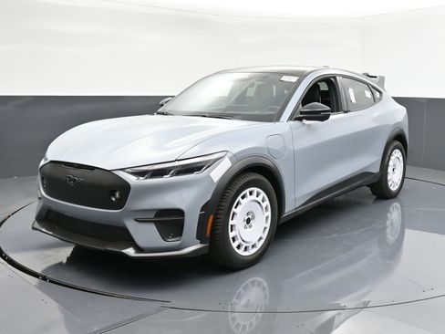 New 2025 Ford Mustang Mach-E GT image 4