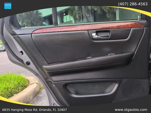 Used 2007 Cadillac DTS w/ Trunk Convenience Package FWD image 14