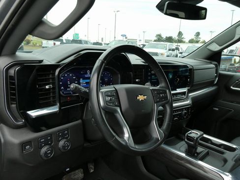 Used 2023 Chevrolet Silverado 1500 LTZ w/ Z71 Off-Road Package image 20