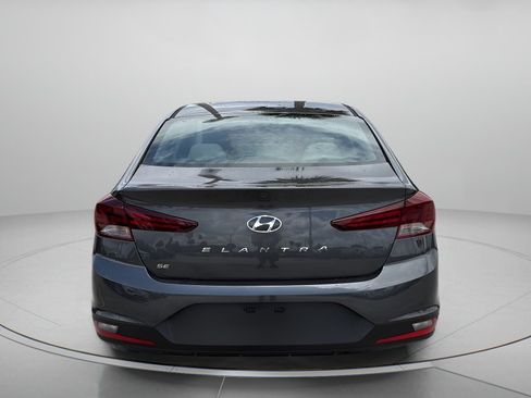 Used 2020 Hyundai Elantra SE FWD image 4