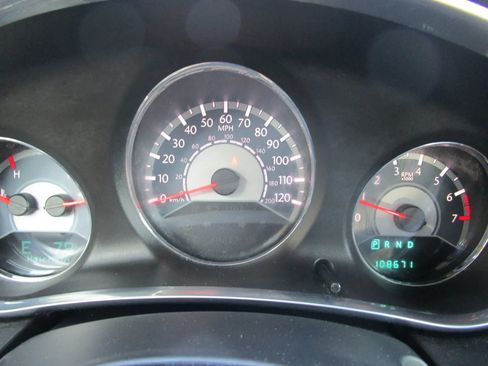 Used 2013 Chrysler 200 Touring w/ Cold Weather Group FWD image 12