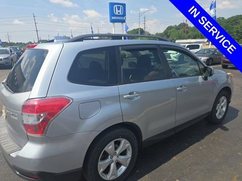 Used 2016 Subaru Forester 2.5i Premium AWD/4WD image 5