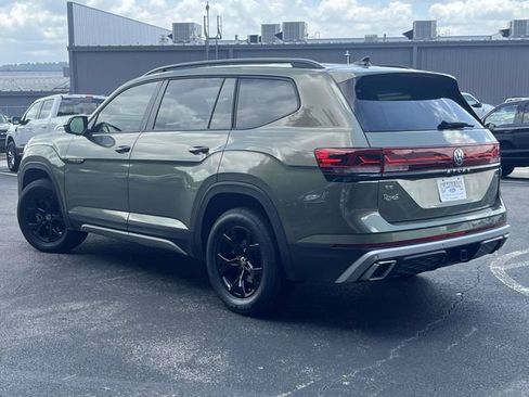 Used 2024 Volkswagen Atlas Peak Edition SE AWD/4WD image 6