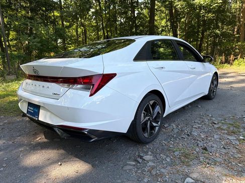 Certified 2023 Hyundai Elantra Limited FWD image 3