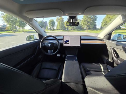 Used 2022 Tesla Model Y Long Range AWD/4WD image 14
