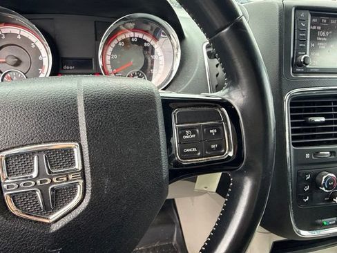 Used 2018 Dodge Grand Caravan SXT FWD image 29