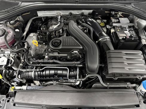 Used 2025 Volkswagen Jetta SE w/ Sunroof Package image 35