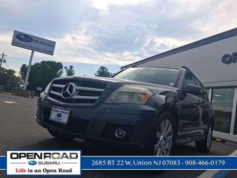 Used 2010 Mercedes-Benz GLK 350 4MATIC image 1