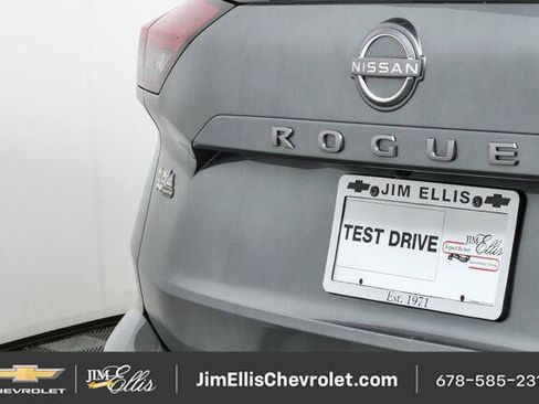 Used 2025 Nissan Rogue SV AWD/4WD image 33