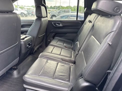 Used 2021 Chevrolet Suburban LT RWD image 5