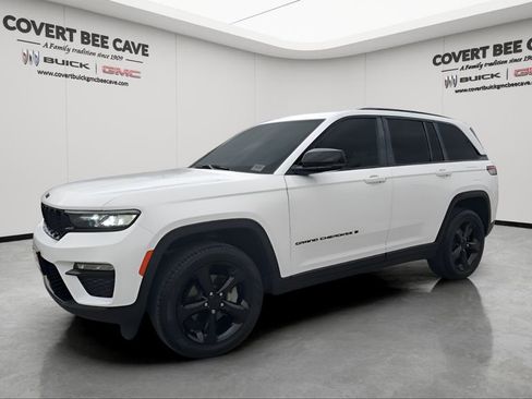 Used 2024 Jeep Grand Cherokee Limited w/ Black Appearance Package image 3