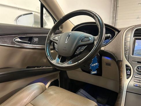 Used 2016 Lincoln MKX Reserve w/ Technology Package image 12