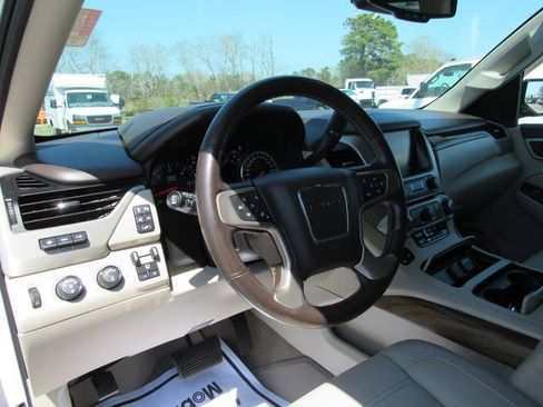 Certified 2020 GMC Yukon Denali w/ Denali Premium Package AWD/4WD image 13