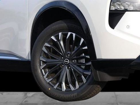 New 2026 Nissan Rogue Platinum AWD/4WD image 3
