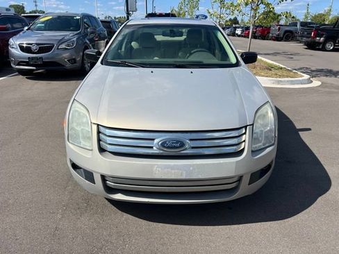 Used 2009 Ford Fusion SE FWD image 2