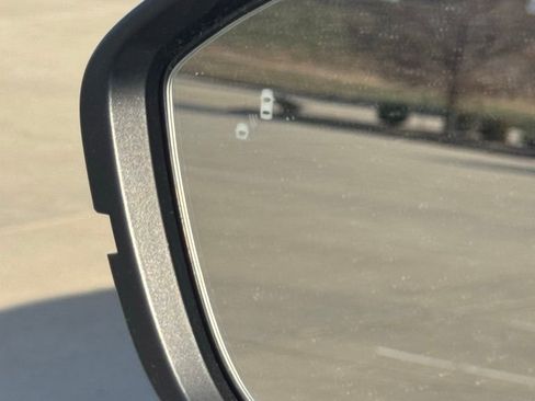 New 2025 Nissan Murano SV image 16