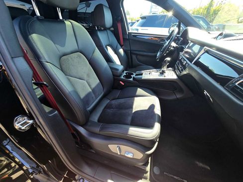 Used 2019 Porsche Macan AWD/4WD image 10