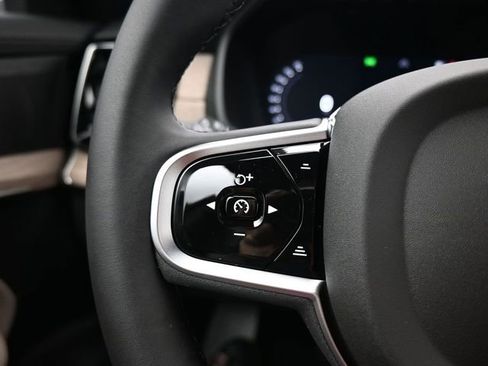 New 2026 Volvo XC90 B6 Plus w/ Protection Package Premier image 26