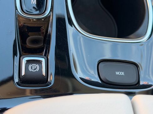 Used 2022 Buick Envision Avenir w/ Technology Package II image 31