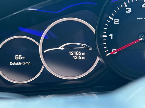 Used 2023 Porsche Cayenne Platinum Edition image 25