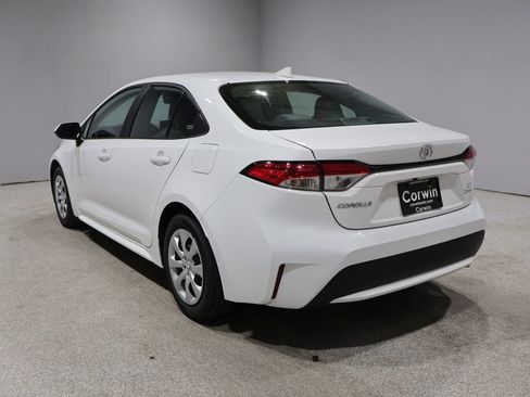 Used 2022 Toyota Corolla LE w/ Carpet Mat Package (TMS) FWD image 5