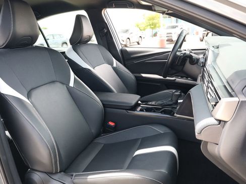 Used 2025 Toyota Camry SE FWD image 29