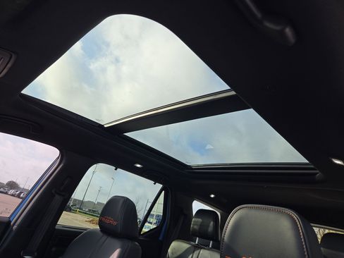 Used 2024 Honda Pilot TrailSport image 16