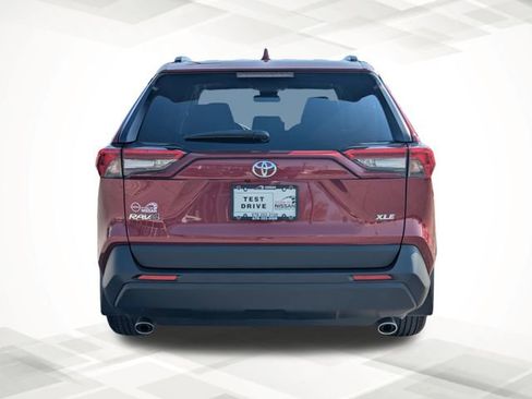 Used 2024 Toyota RAV4 XLE w/ Convenience Package image 5