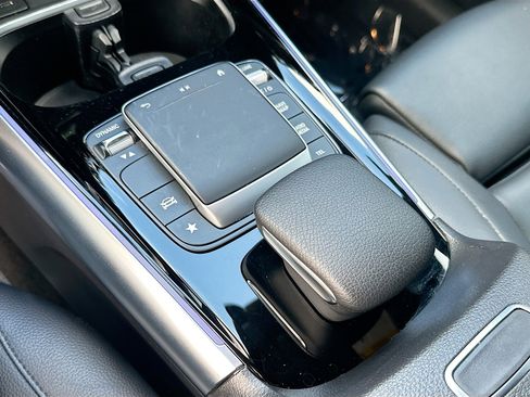 Used 2023 Mercedes-Benz GLA 250 4MATIC image 19