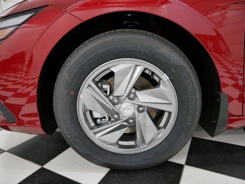 New 2025 Hyundai Elantra SE image 8